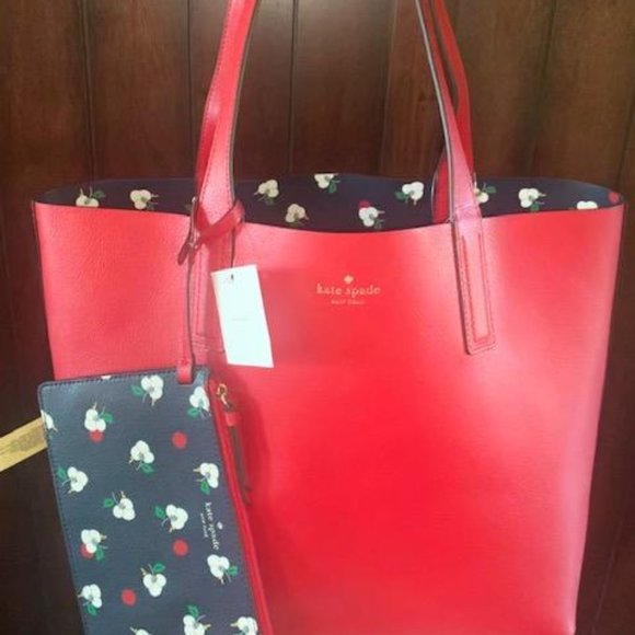 kate spade Handbags - NWT!!Kate Spade Reversible Mya Breezy Floral Ditsy